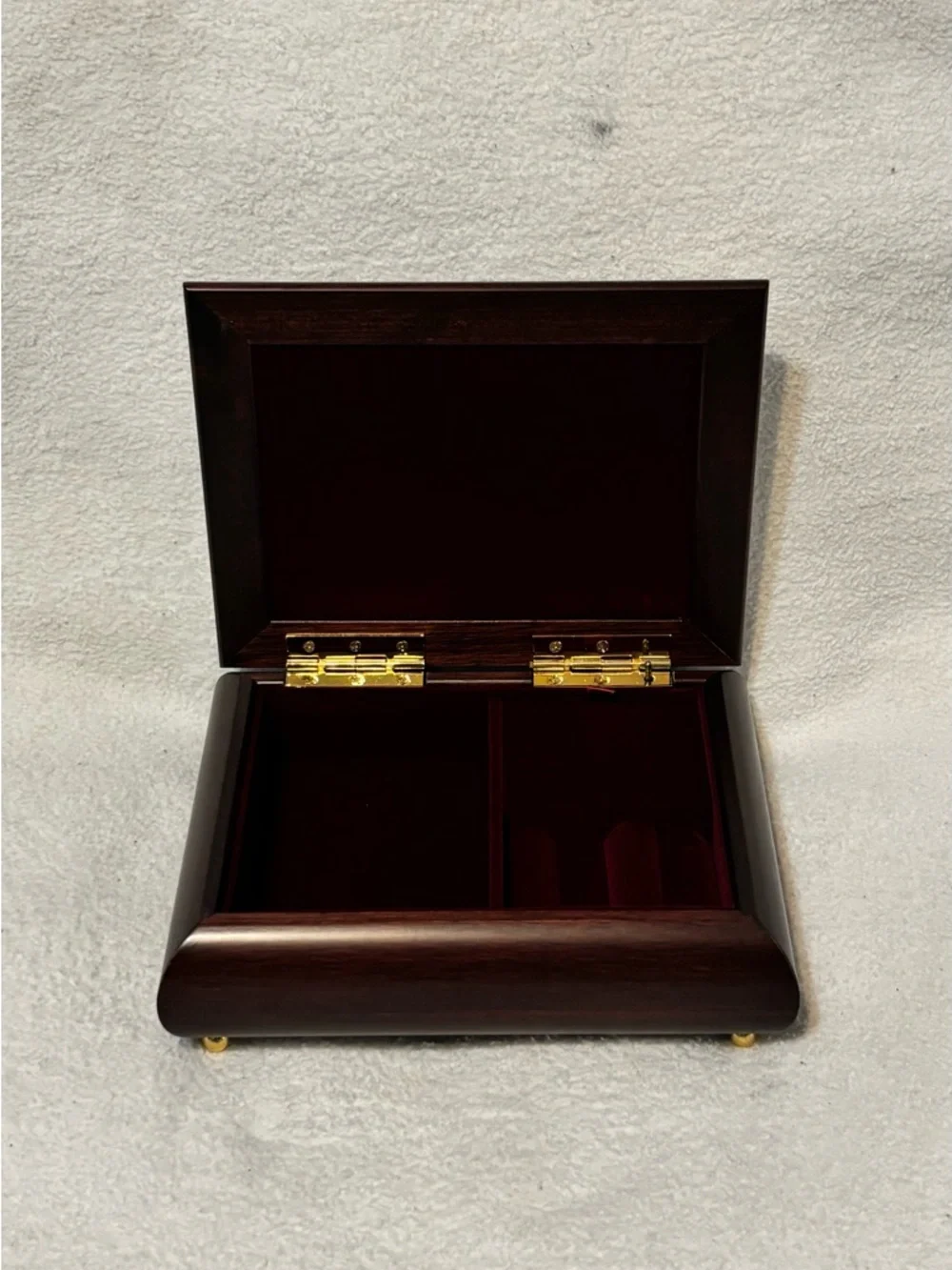 Vintage Mahogany Wooden Music Box Jewely Classic/Elegant with Golden stand